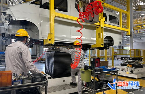 智能机器人同事进驻汽车车间 生产效率提升一倍